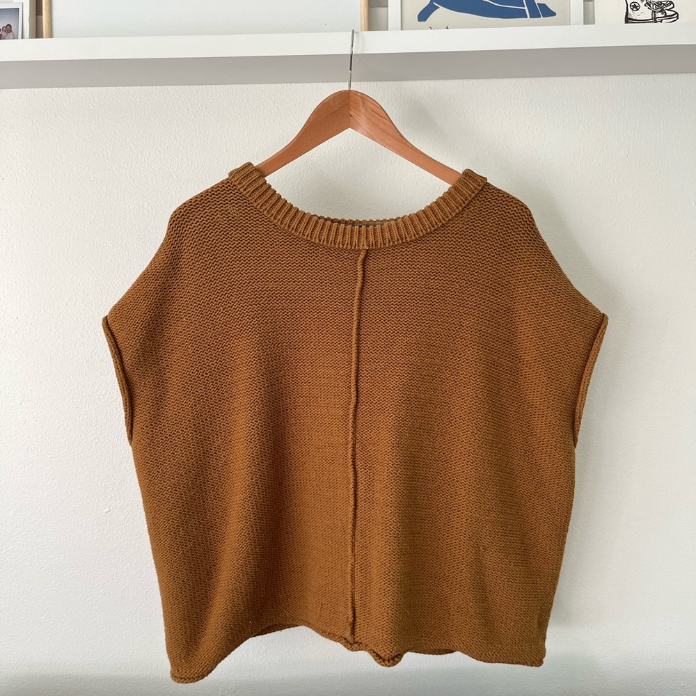 Sweater vest